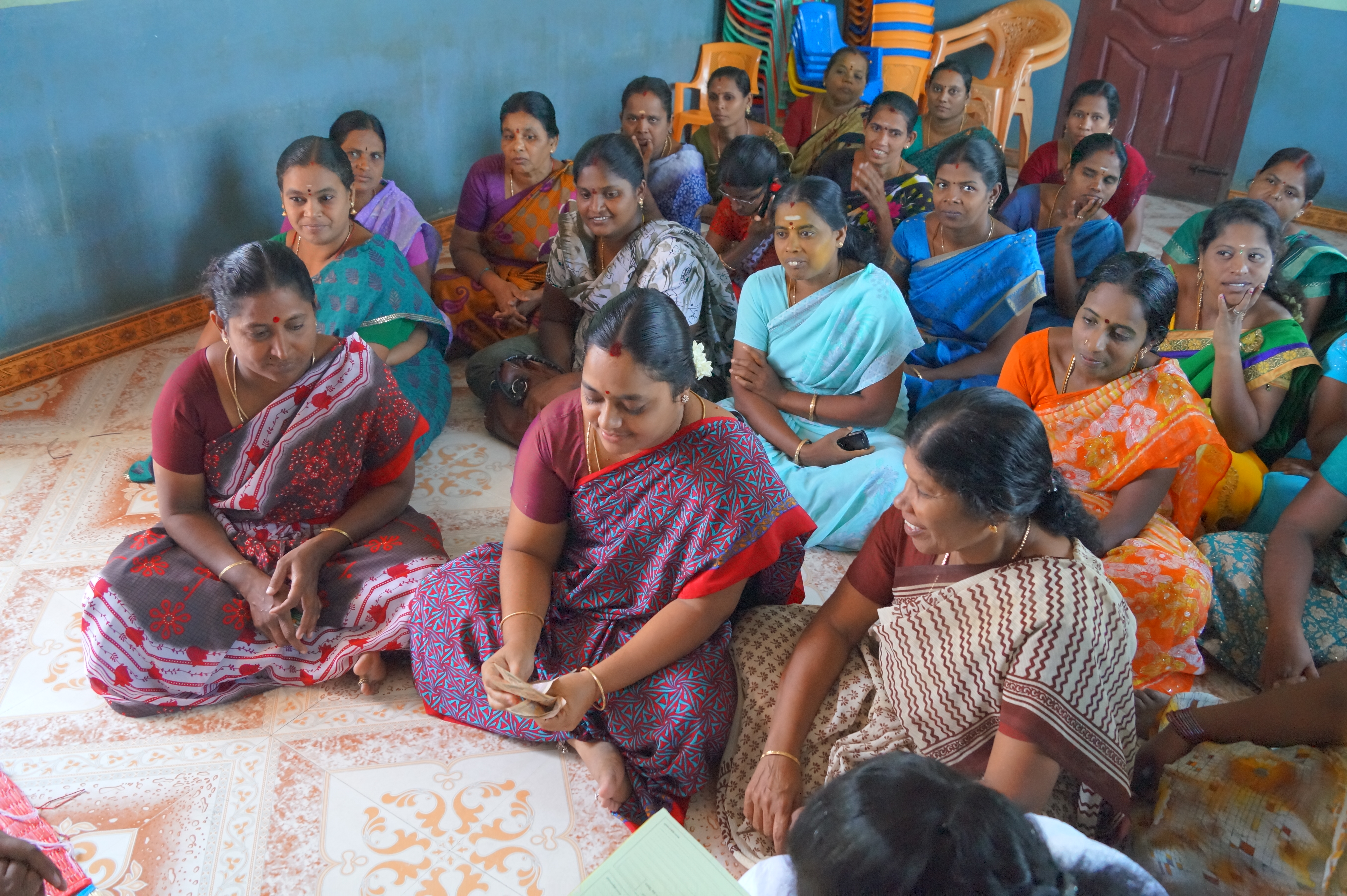UFin team conducting group recognition test with potential borrowers